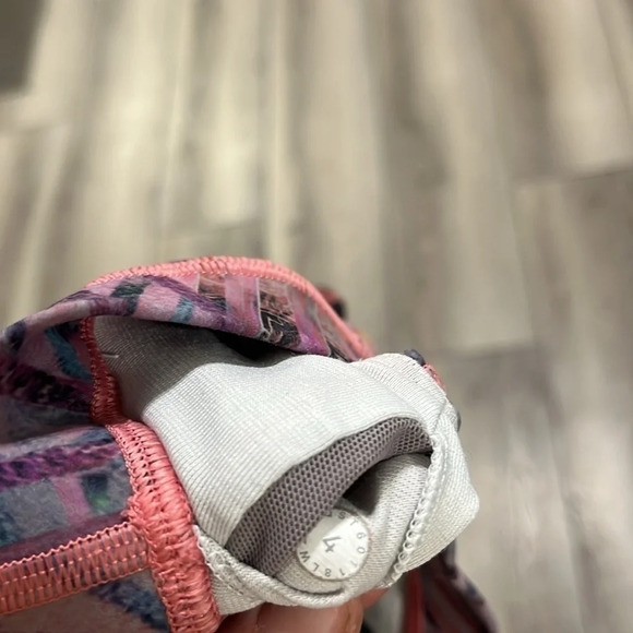 Lululemon Energy Bra *Central Saint Martins Nulux
Kascade Energy Bra Multi 4 - Picture 2 of 4